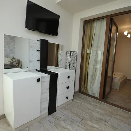 Apartament Poshta 1 2 *