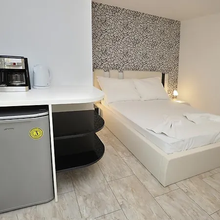 Poshta 1 2 Apartament *